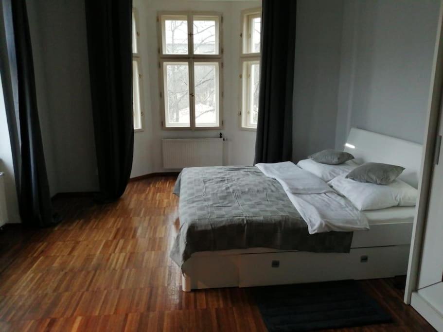 2 Bedrooms Close Vysehrad - Congress Centrum Prag Eksteriør billede