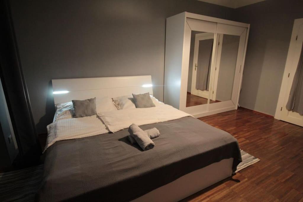 2 Bedrooms Close Vysehrad - Congress Centrum Prag Eksteriør billede
